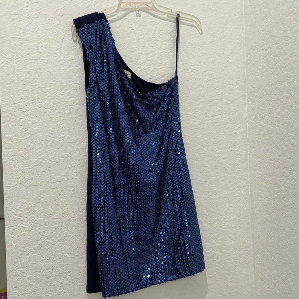Price ⬇️ Steps - Royal Blue One Shoulders Sequins Dress - L - Picture 1 of 7
